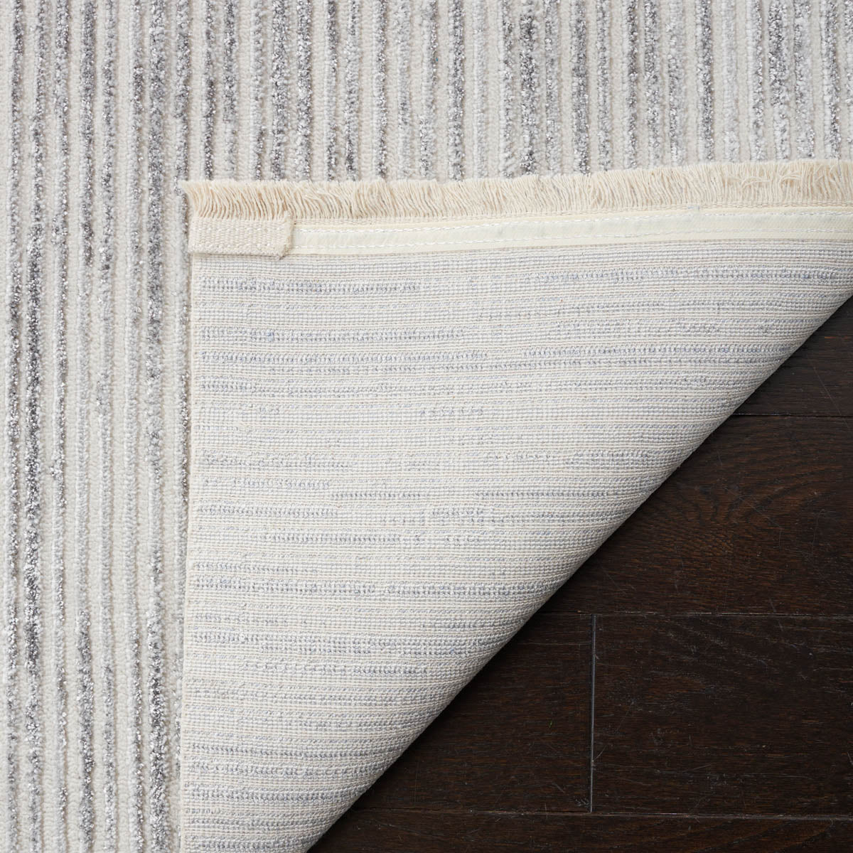 Safavieh Whisper 565 Rug, WHS565 - Light Grey / Ivory