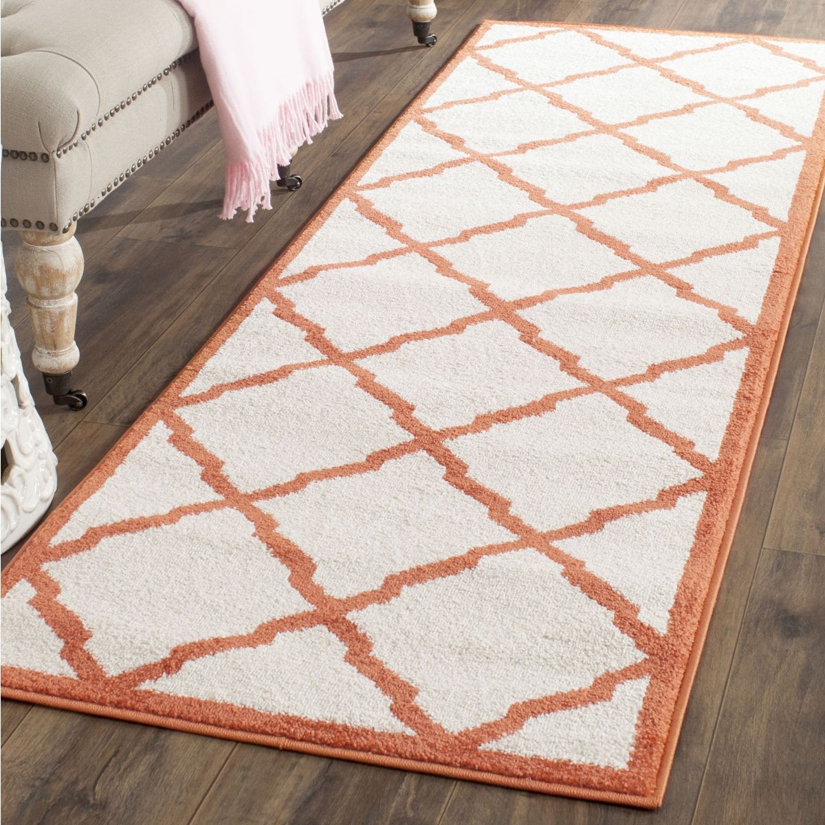 Safavieh Amherst 421 Rug, AMT421 - Beige / Orange