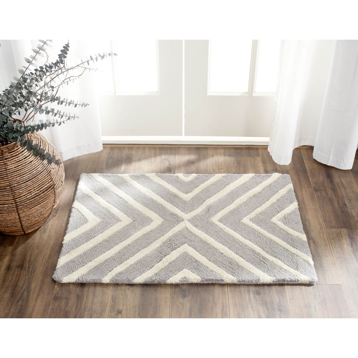 Safavieh Cambridge 129 Rug, CAM129 - Silver / Ivory