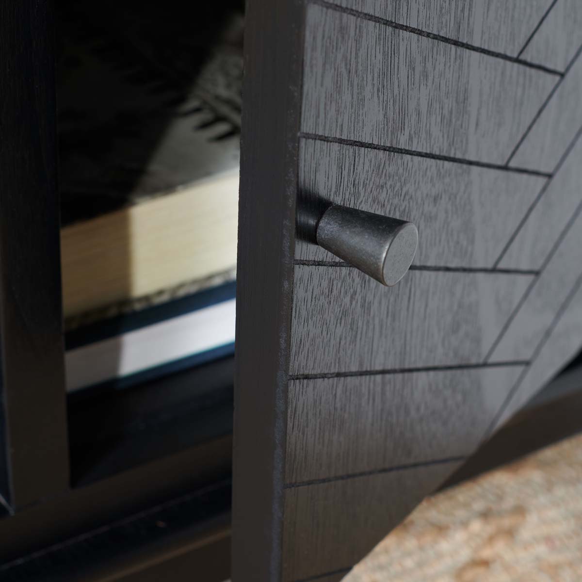 Safavieh Magnolia 2 Door 2 Shelf Media Stand , MED5702 - Black