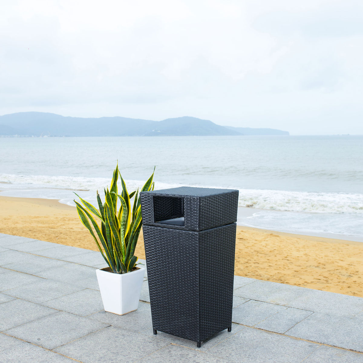 Safavieh Mazeli Trash Bin , PAT7512 - Black