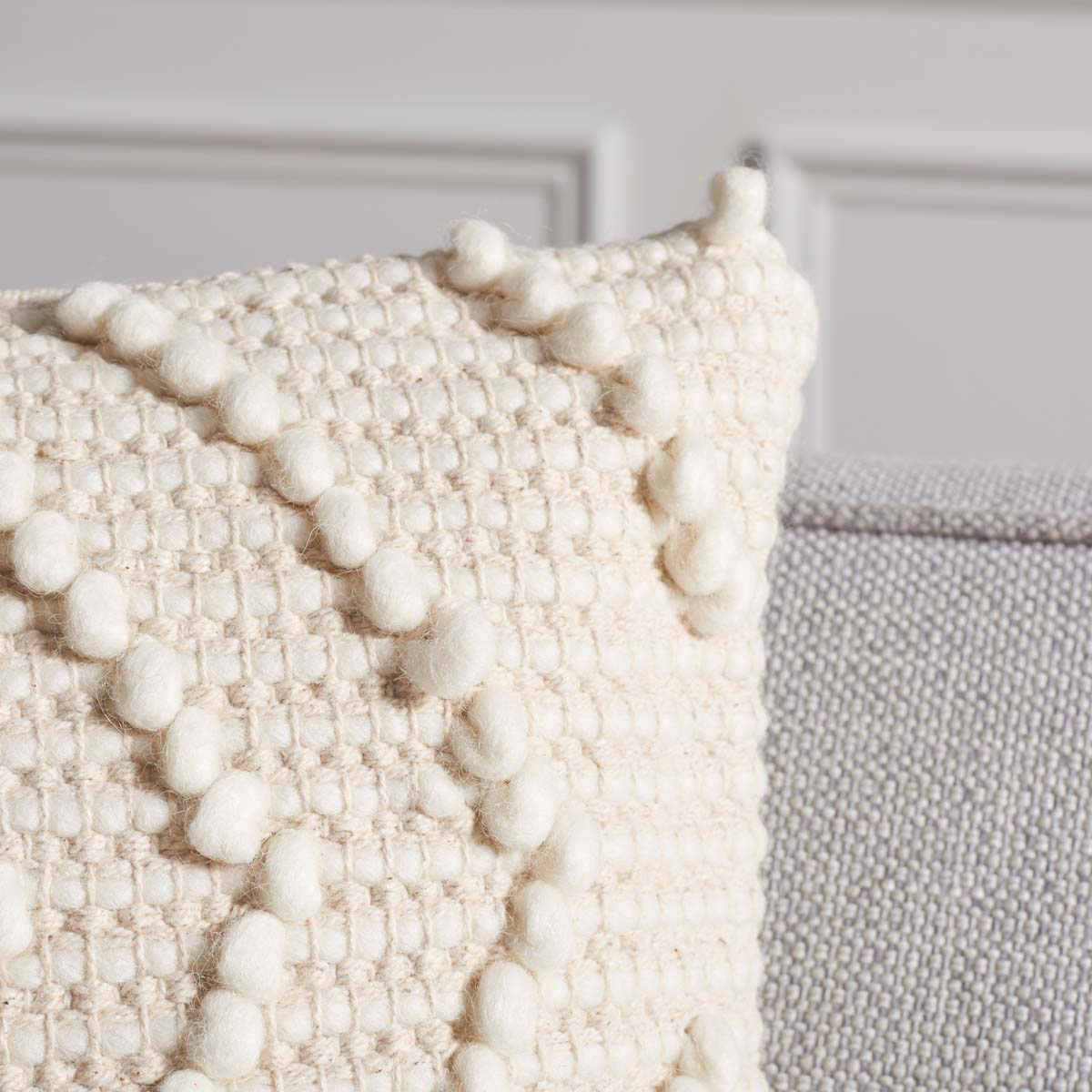 Safavieh Adalia Pillow , PLS120 - Ivory