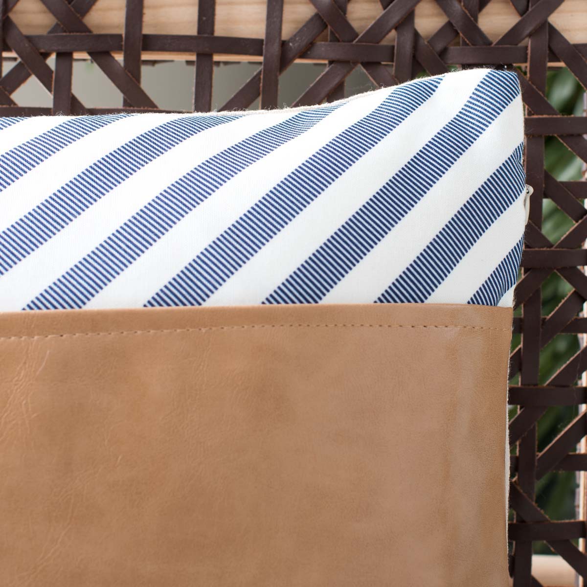 Safavieh Endra Pillow , PLS7157 - Navy / White