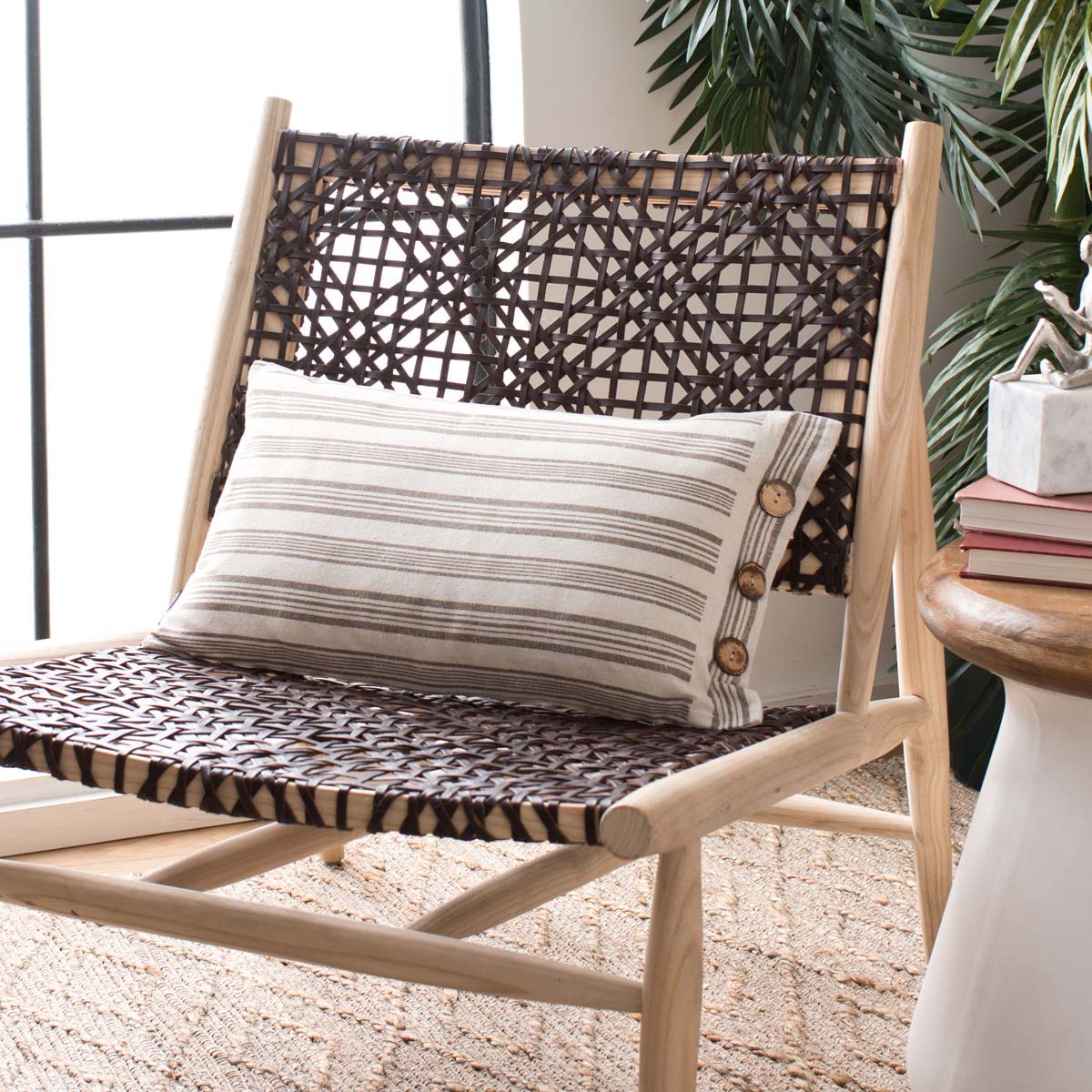 Safavieh Darlon Pillow , PLS7160 - Beige / White