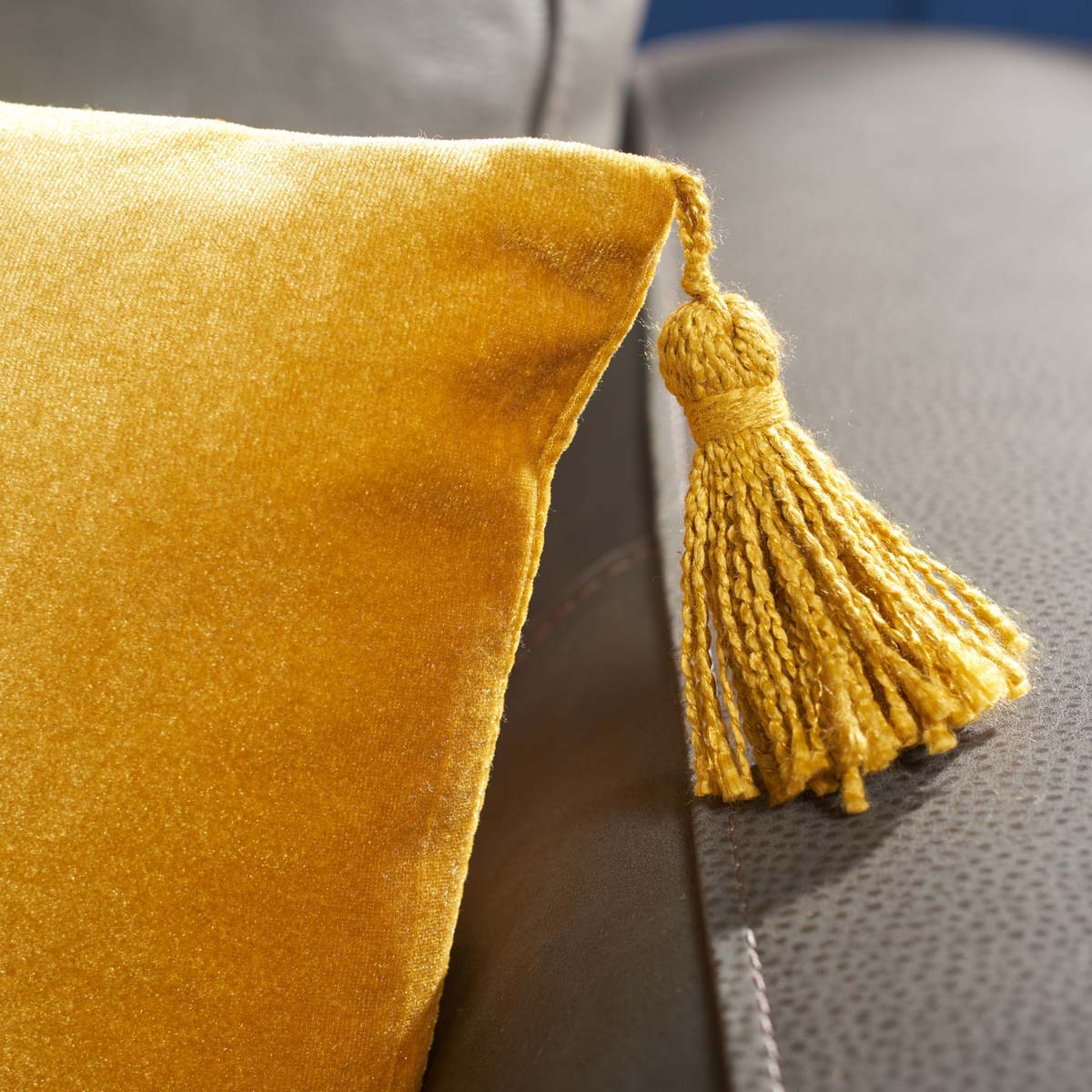 Safavieh Amberlin Pillow , PLS7187 - Mustard
