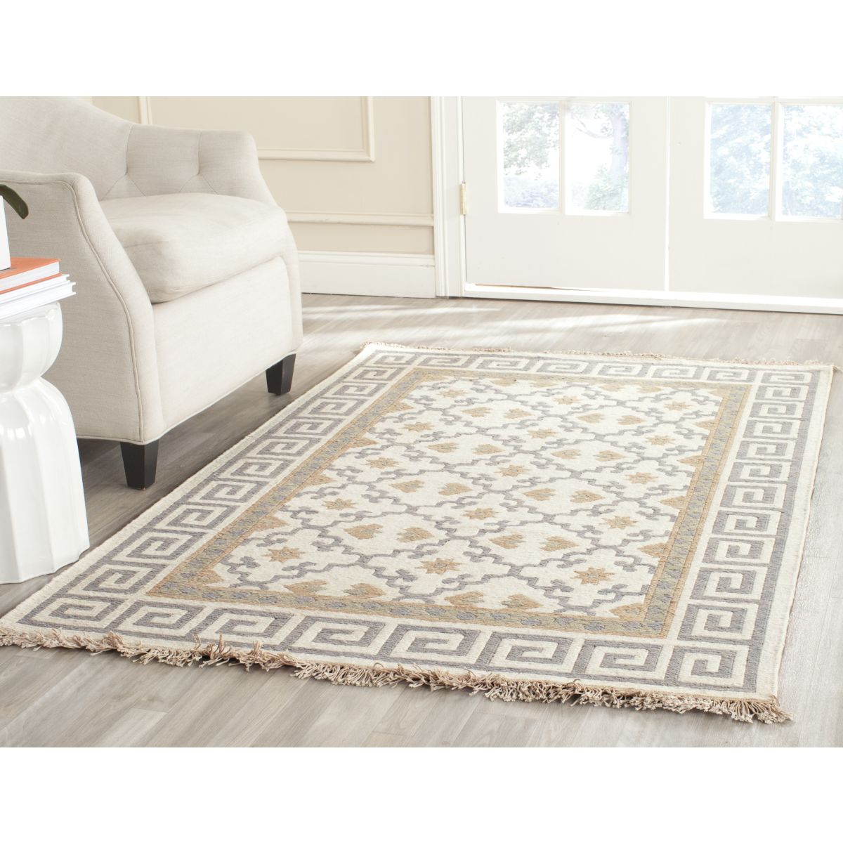 Safavieh Sumak 442 Rug, SUM442 - Ivory / Grey
