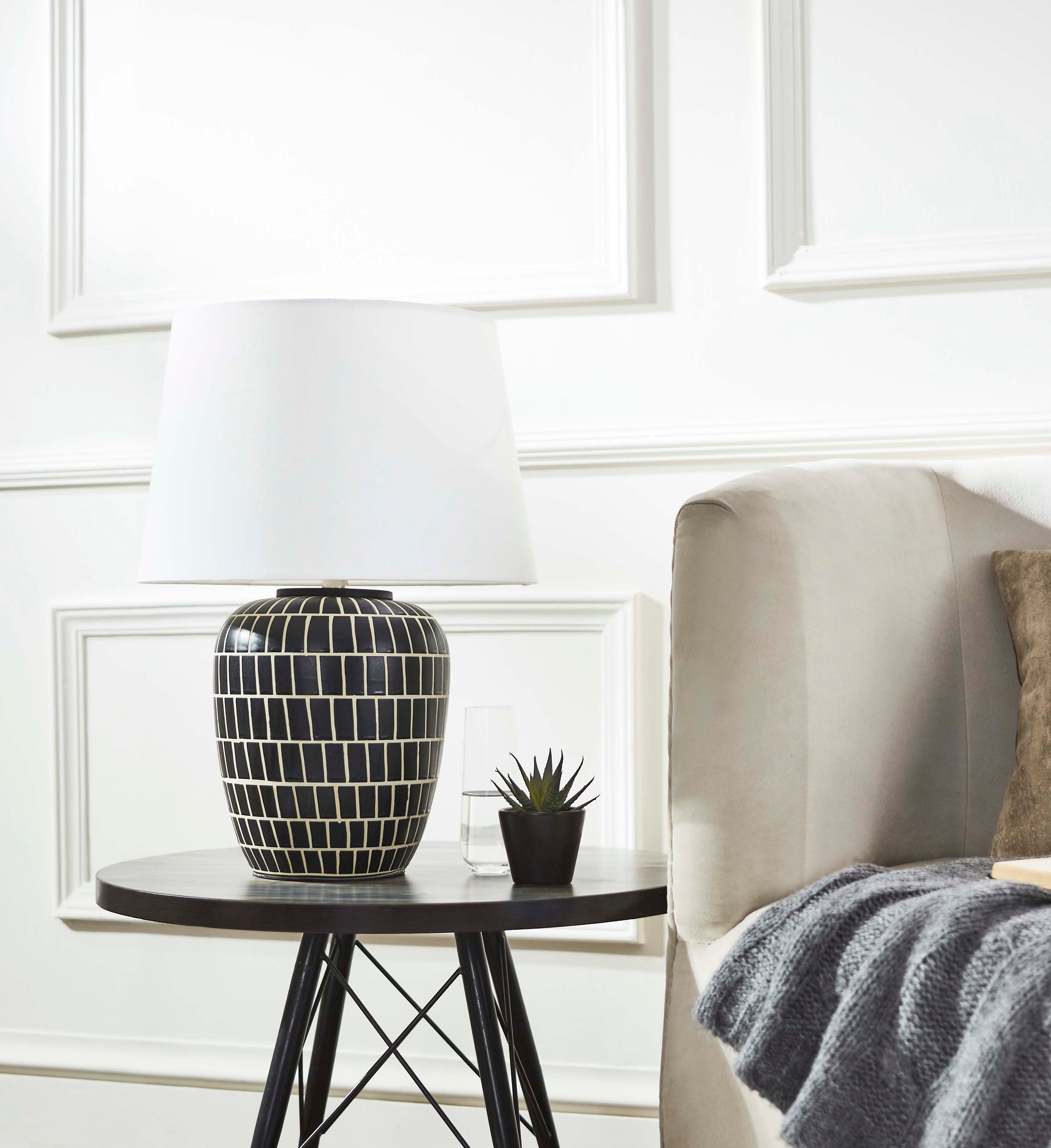 Safavieh Aela Table Lamp , TBL2000 - Black