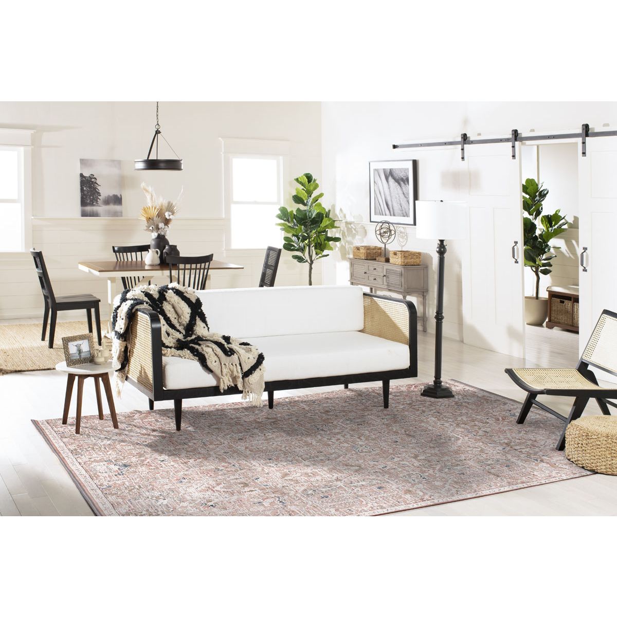 Safavieh Vivaldi 568 Rug, VIV568 - Rust / Ivory